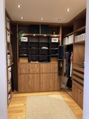 Dressing haut de gamme avec de multiples rangements et tiroirs