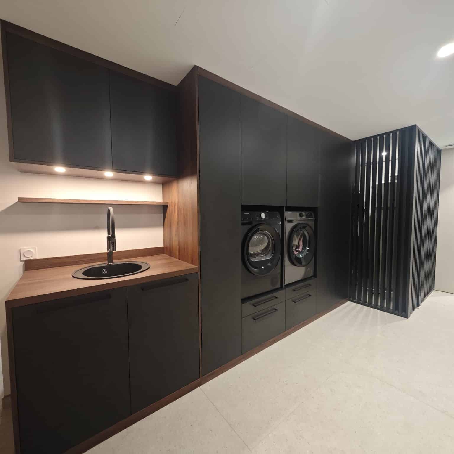 Buanderie sur mesure élégante et fonctionnelle Buanderie sur mesure élégante et fonctionnelle